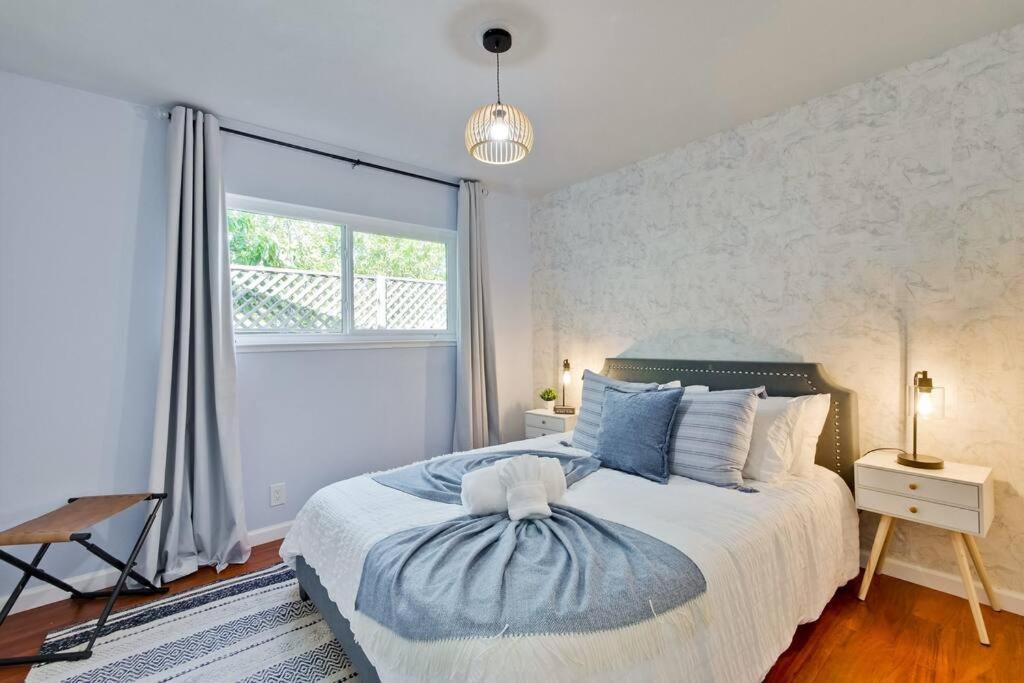 Mj Cozy 2b1b Duplex Ac Walk To Shopping 1891 Сasa de vacaciones Santa Clara