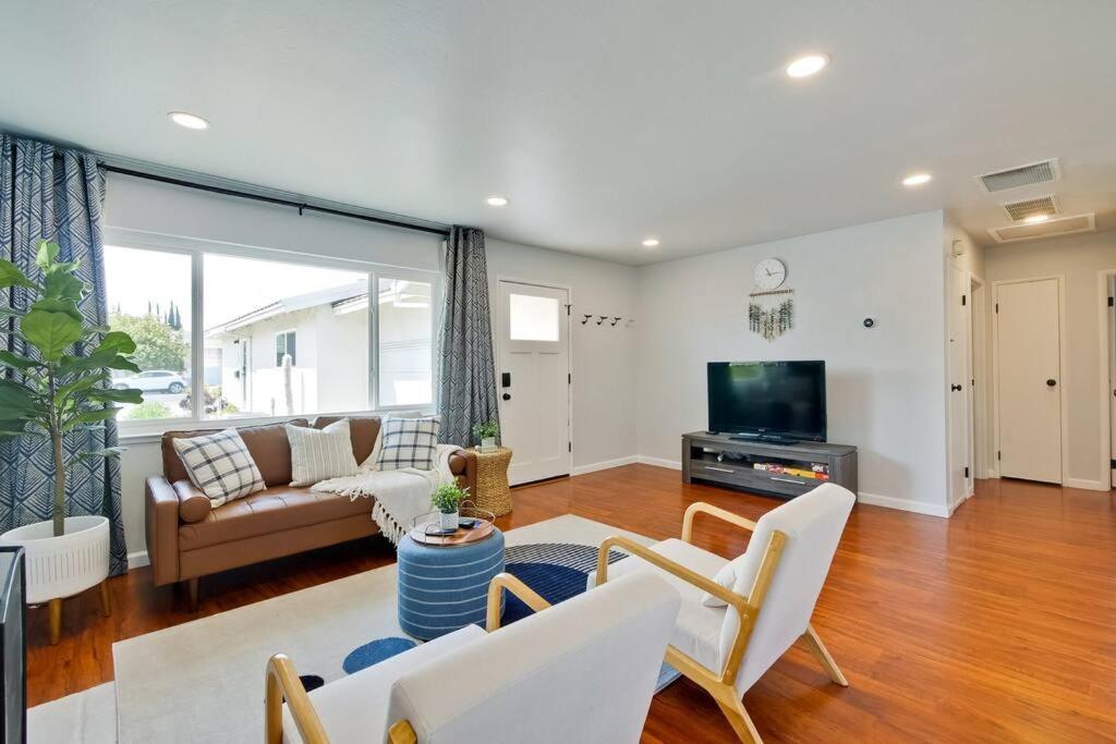 Mj Cozy 2b1b Duplex Ac Walk To Shopping 1891 Сasa de vacaciones *