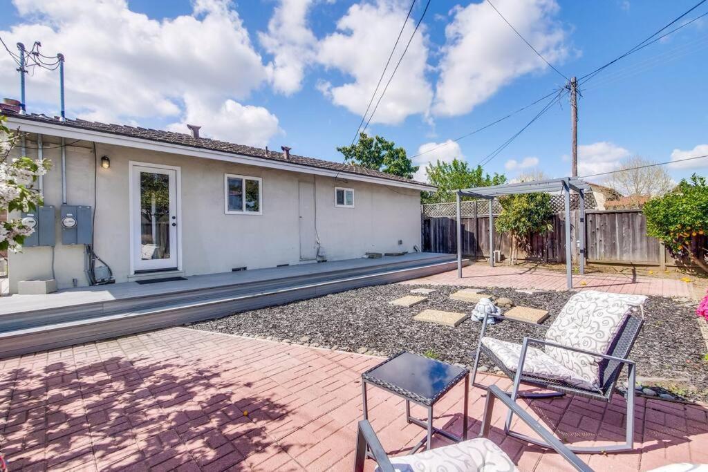 Mj Cozy 2b1b Duplex Ac Walk To Shopping 1891 Сasa de vacaciones